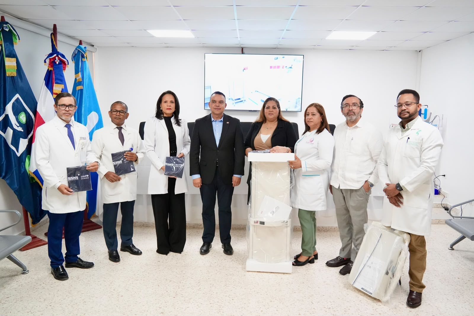 UNICEF dona equipos médicos por más de RD$5.4 millones al SNS para el Programa Mamá Canguro