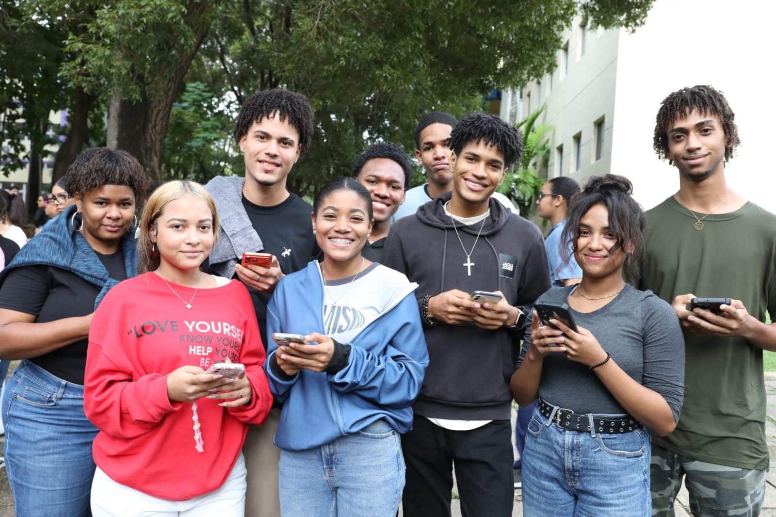 MESCyT lanza programa de inglés por inmersión que alcanzará a 27,000 jóvenes en el país