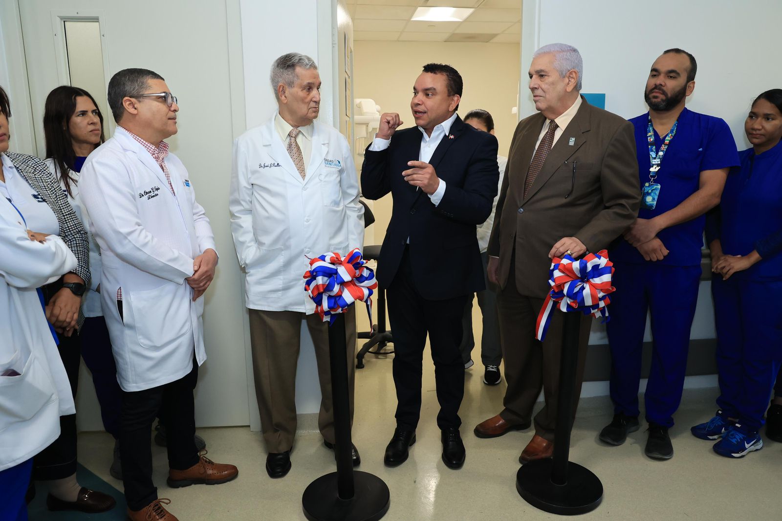 SNS equipa ocho hospitales con tomógrafos y panorámicos dentales por más de RD$63 millones