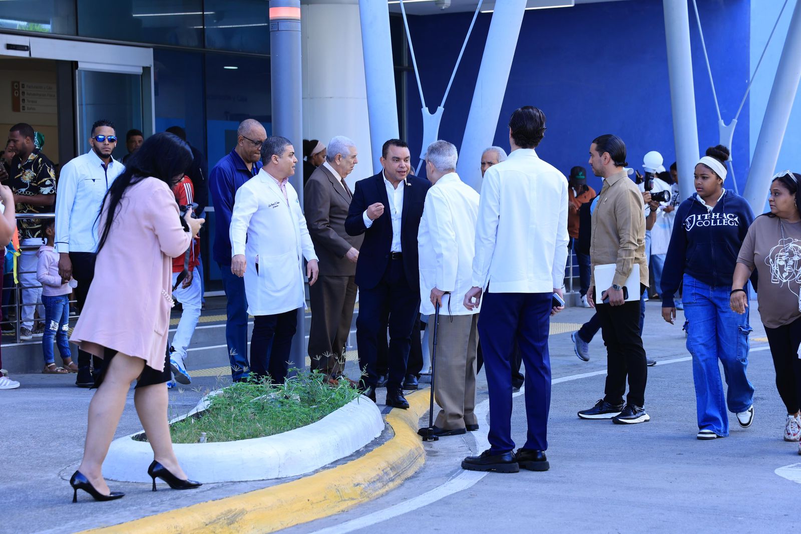 SNS equipa ocho hospitales con tomógrafos y panorámicos dentales por más de RD$63 millones