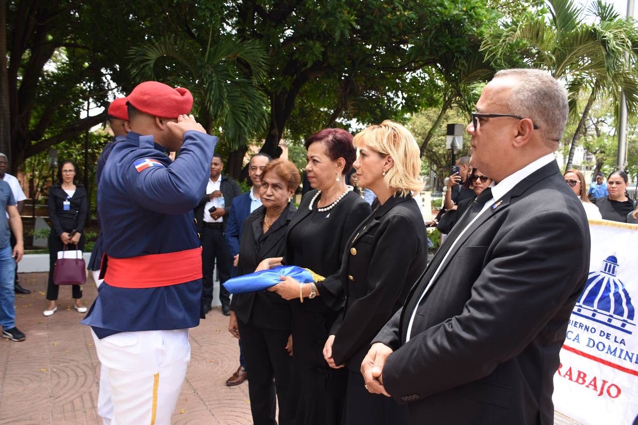 Trabajo conmemora el Día Mundial contra el Trabajo Infantil con misa, foro y ofrenda floral