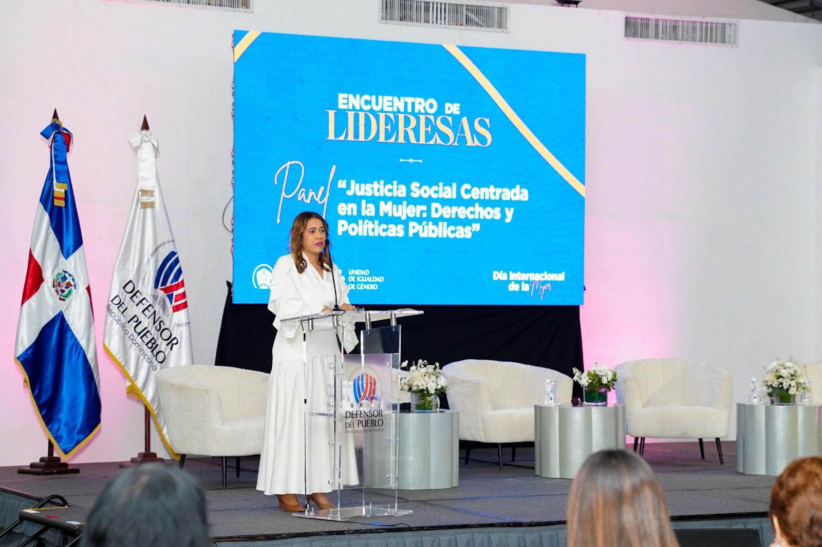 Defensor del Pueblo reúne a lideresas y reconoce a mujeres por su defensa de los derechos humanos