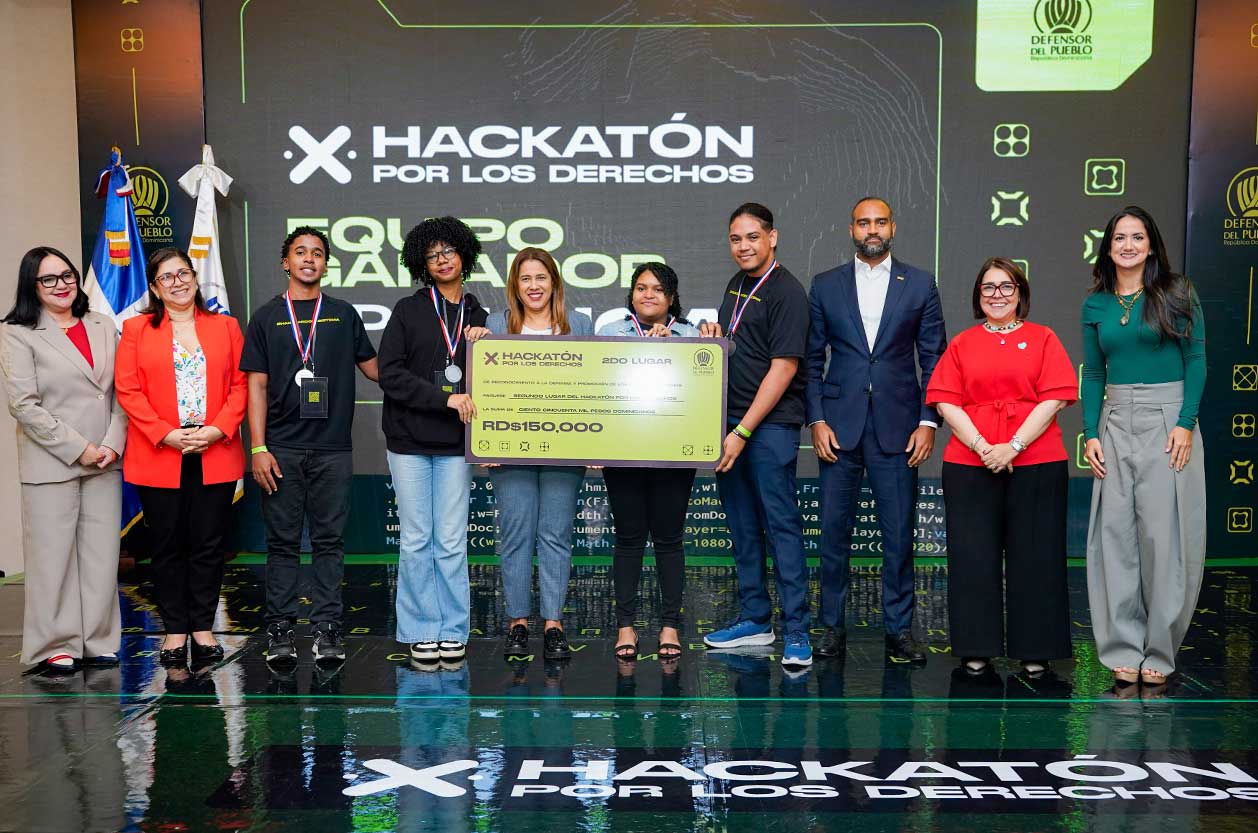 Defensor del Pueblo premia a tres equipos jóvenes en su primer Hackatón por los Derechos