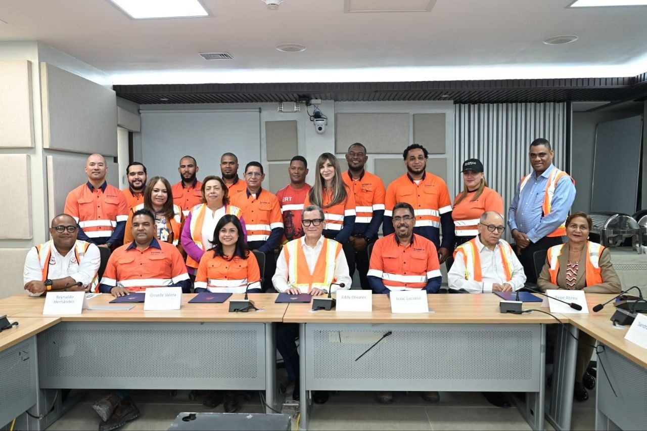 Barrick Pueblo Viejo y su sindicato firman tercer convenio colectivo para más de 1,800 empleados
