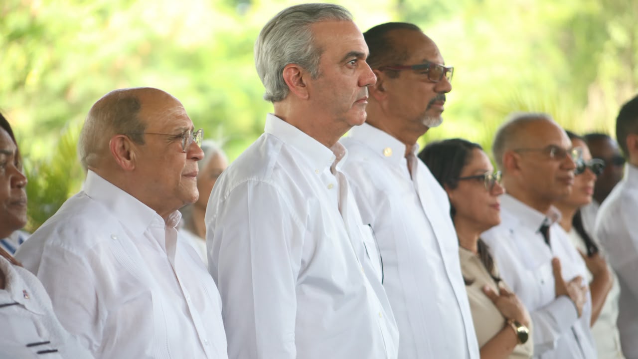 Santos Badía plantea un nuevo sistema educativo en el primer picazo de la UFHEC en San Juan