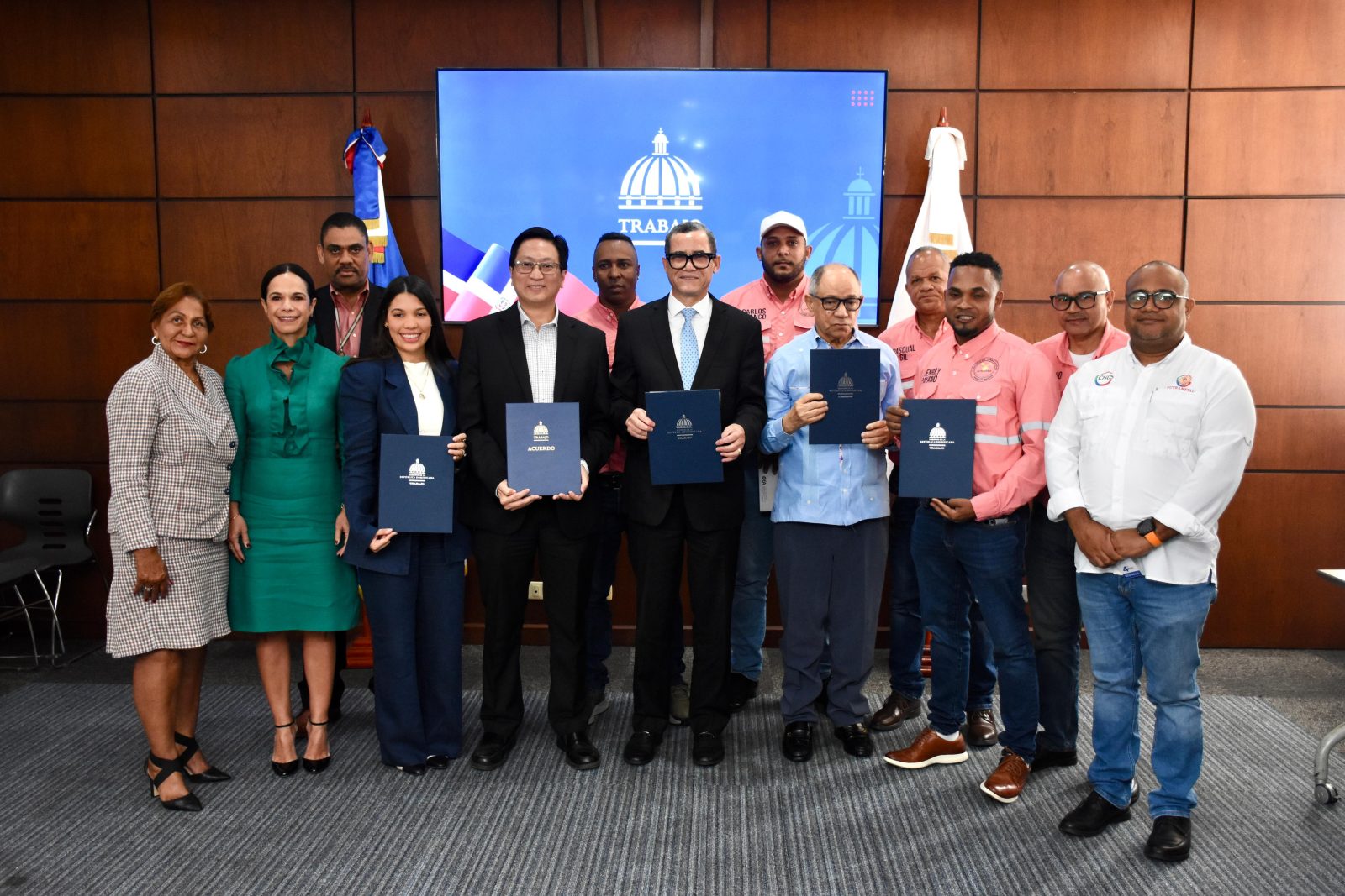 CORMIDOM y sindicato de Cerro de Maimón firman convenio colectivo hasta 2028