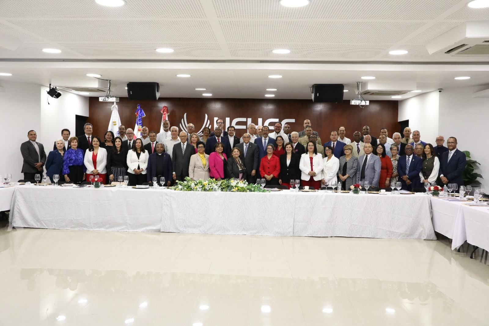 Santos Badía plantea a rectores de 59 instituciones una reforma estructural del sistema educativo