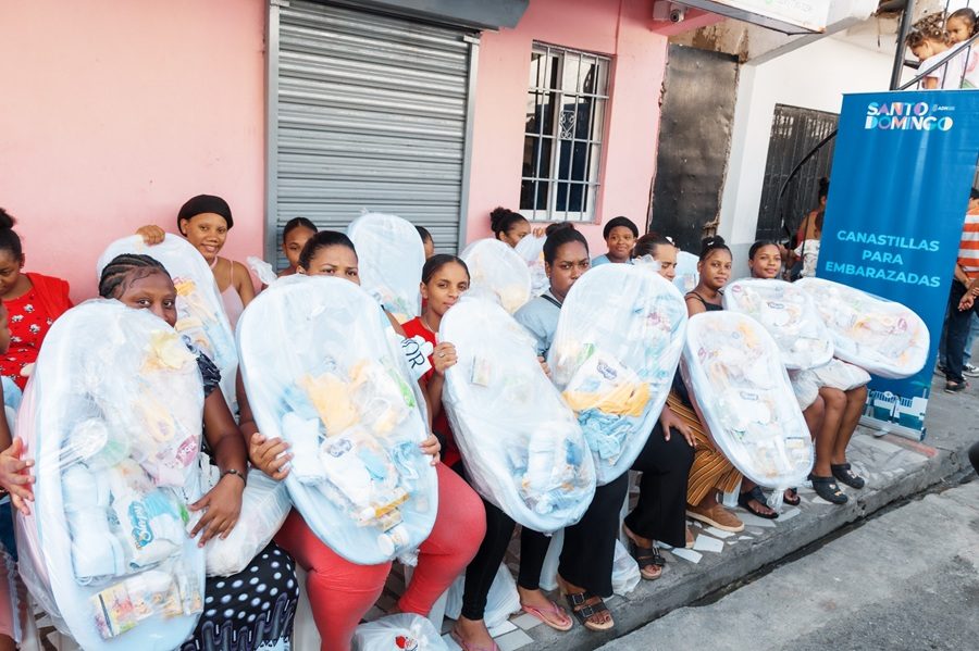 Alcaldía del Distrito Nacional ofrece 262 consultas y 1,150 raciones de comida en Villas Agrícolas